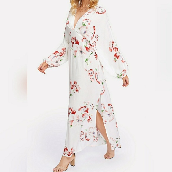 VIVA Dresses & Skirts - VIVA | Plunge Neck Dolman Sleeve Floral Dress